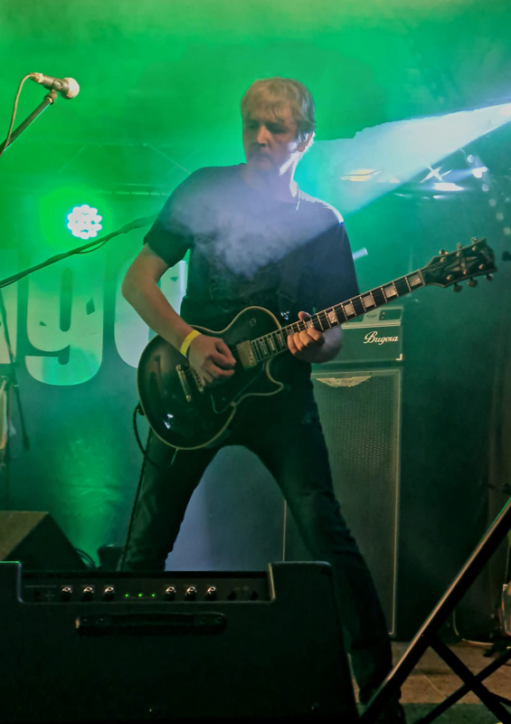 Dirk Pfützenreuter - Lead Gitarre der KÖHNIGE Tribute Band